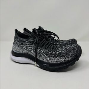 Asics Gel-Kayano 29 Women's Sneakers in Black and Gray